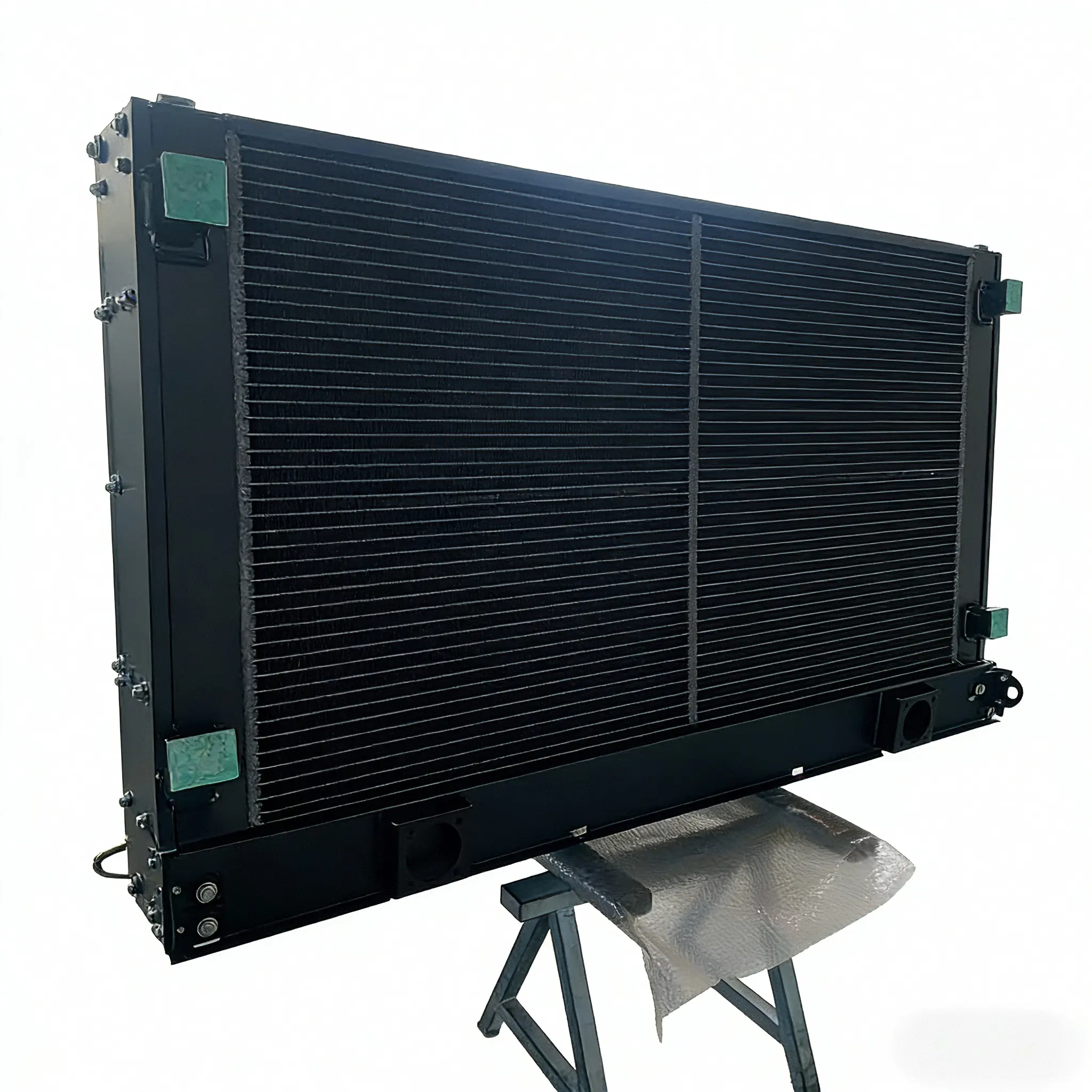 A single heavy-duty vertical aluminum radiator oil cooler designed for railway locomotive diesel engines.